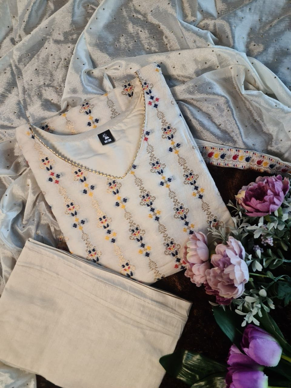 Women White Color Pure Viscose Silk Kurti Pant With Dupatta