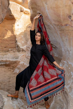 Women Black Kurta with Trousers & With Dupatta