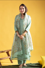 Women Pista Butti Chanderi Silk Kurta with Trousers & With Dupatta